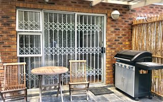 1 Bedroom Garden Cottage in West Beach