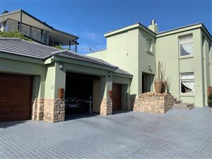 4 Bed House in Oubaai and surrounds