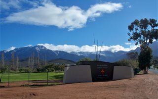 1122 m² Land available in Fairway Heights