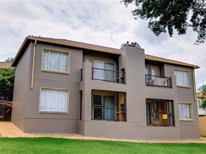 2 Bed Apartment in Wilgeheuwel