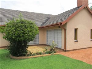 4 Bed House in Esther Park