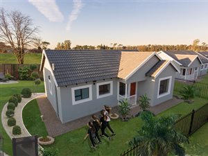 3 Bed Duet in Bloemspruit