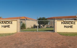 3 Bedroom Townhouse in Jeffreys Bay