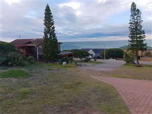 760 m² Land available in Reebok