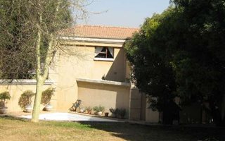 2 Bedroom House in Craighall