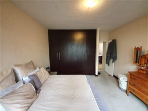 2 Bed Apartment in Wynberg Upper