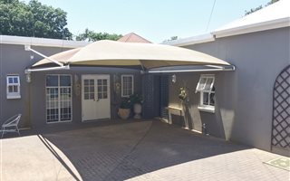 4 Bedroom House in Kensington
