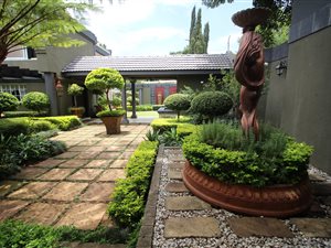 4 Bed House in Ashlea Gardens