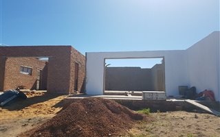 3 Bedroom Duet in Stilbaai