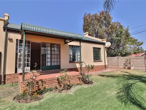 2 Bed Cluster in Garsfontein