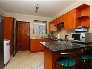 3 Bed Simplex in Honeydew Manor