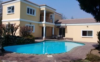 4 Bedroom House in Lombardy East