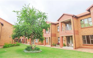 2 Bedroom Apartment in Willow Park Manor