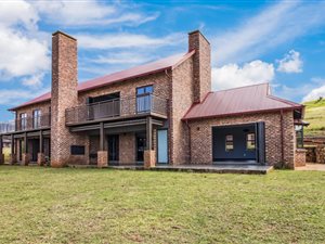 4 Bed House in Dullstroom