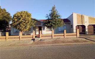 3 Bedroom House in Tyu Tyu