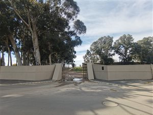 3.3 ha Land available in Fisantekraal