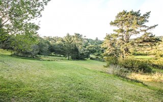 920 m² Land available in Chelsea