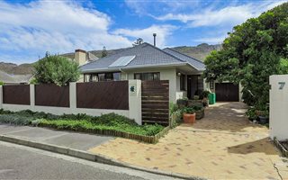 3 Bedroom House in Fish Hoek