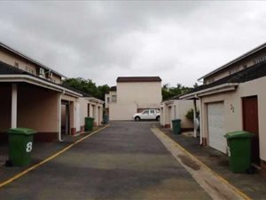 2 Bed Apartment in Meerensee