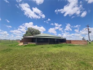 73 ha Smallholding in Bainsvlei