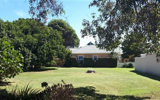 477 m² Land available in River Club