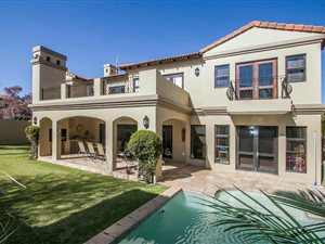 4 Bed House in Dainfern Golf Estate