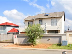 4 Bed House in Blue Hills