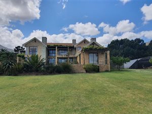 4 Bed House in High Riding Country Estate