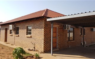 4 Bedroom House in Lephalale (Ellisras)