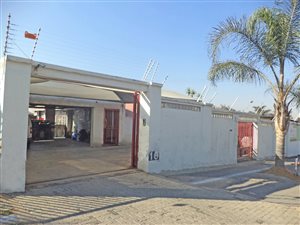 5 Bed House in Homestead