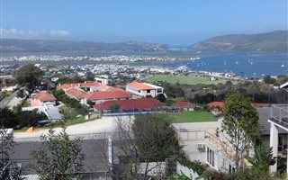 750 m² Land available in Heuwelkruin
