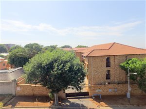 2 Bed Apartment in Alberton