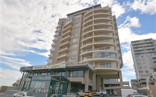 1 Bedroom Apartment in Bloubergstrand