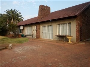 5 Bed House in Dal Fouche