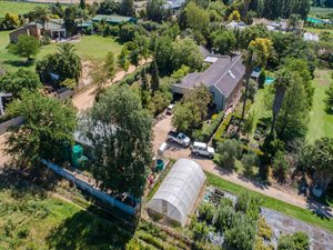 8.9 ha Smallholding in Wellington Central