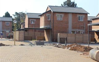 3 Bedroom Duplex in Raslouw