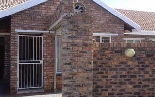 3 Bedroom Townhouse in Arcon Park
