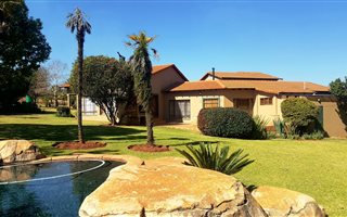 9.2 ha Farm in Mooikloof Equestrian Estate