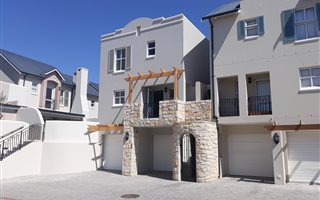 2 Bedroom House in Nooitgedacht Estate
