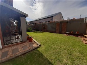 2 Bed Apartment in Tuscany Ridge