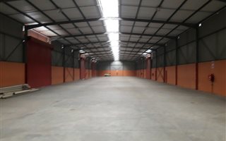 1800 m² Industrial space in Alton