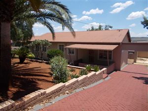 4 Bedroom House in Kwaggasrand
