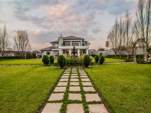 4 Bed House in Helderwyk