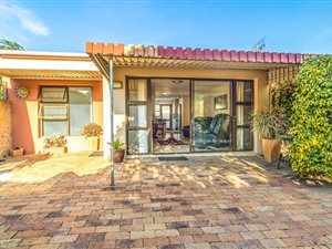 3 Bed House in De Bron