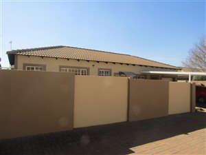 2 Bedroom Townhouse in Bergsig