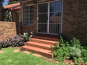 2 Bedroom Townhouse in Newlands