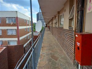 3 Bed Flat in Kempton Park Central