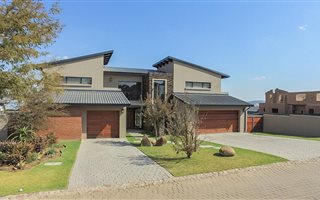 4 Bedroom House in Waterfall Country Estate