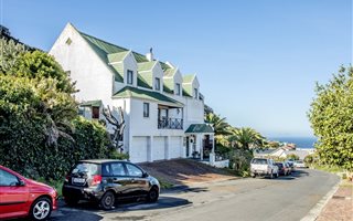 6 Bedroom House in Glencairn Heights