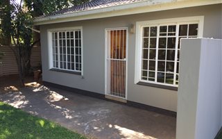1 Bedroom Garden Cottage in Lynnwood Ridge